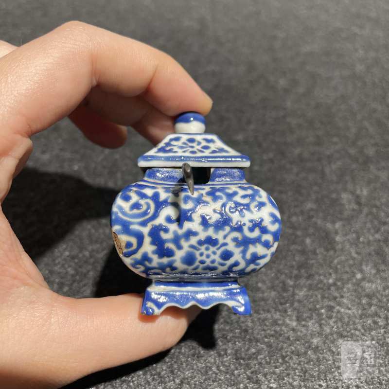 清乾隆 蓝料彩印泥盒、水丞一组两件 - 图5